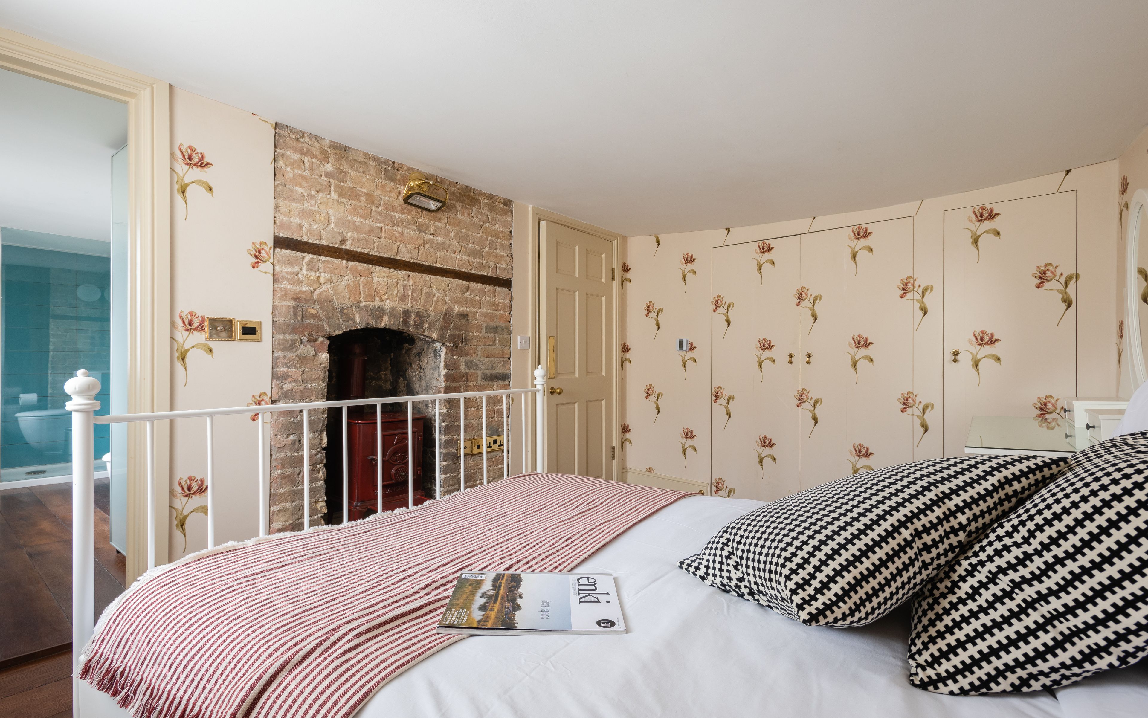 The Georgian Cottage Enchanting 3Bdr Cottage Surrounded by History