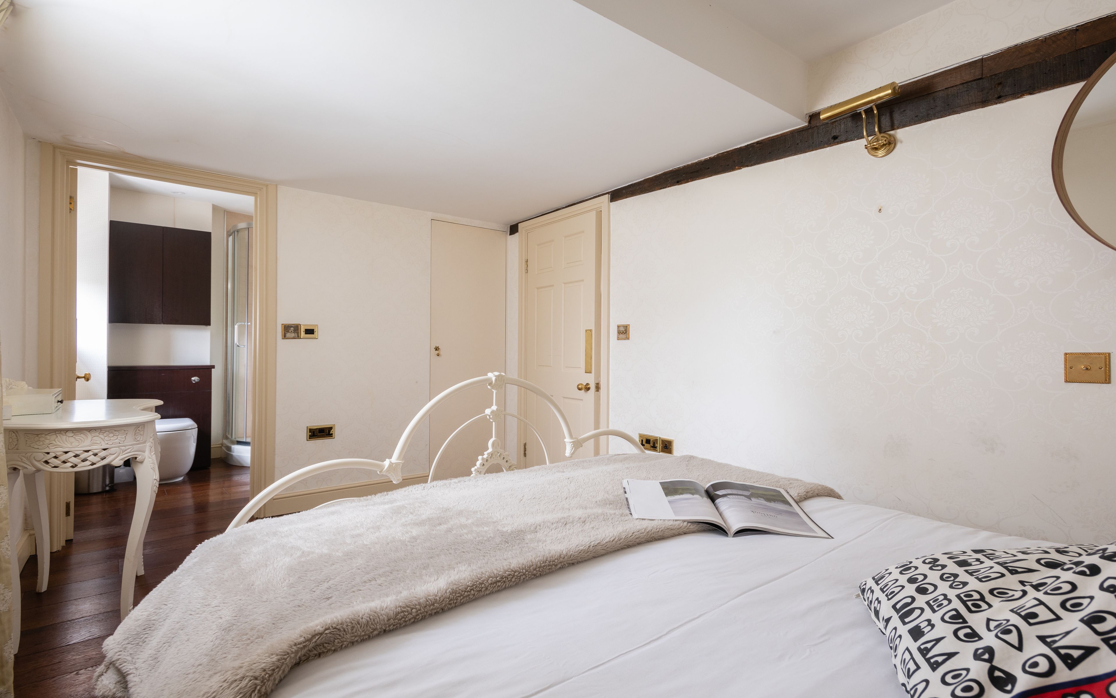 The Georgian Cottage Enchanting 3Bdr Cottage Surrounded by History