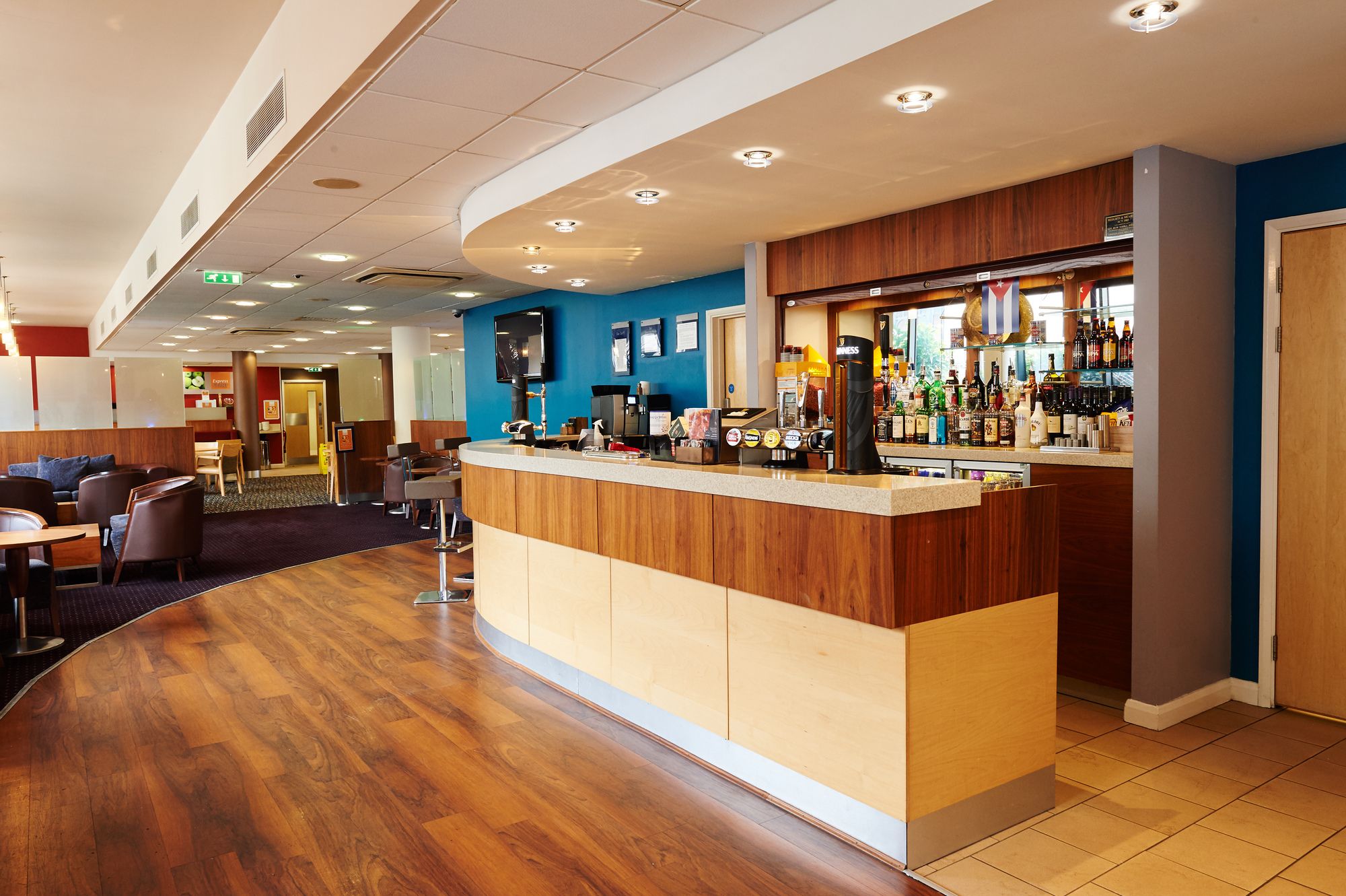 Holiday Inn Express Cheltenham Town Centre