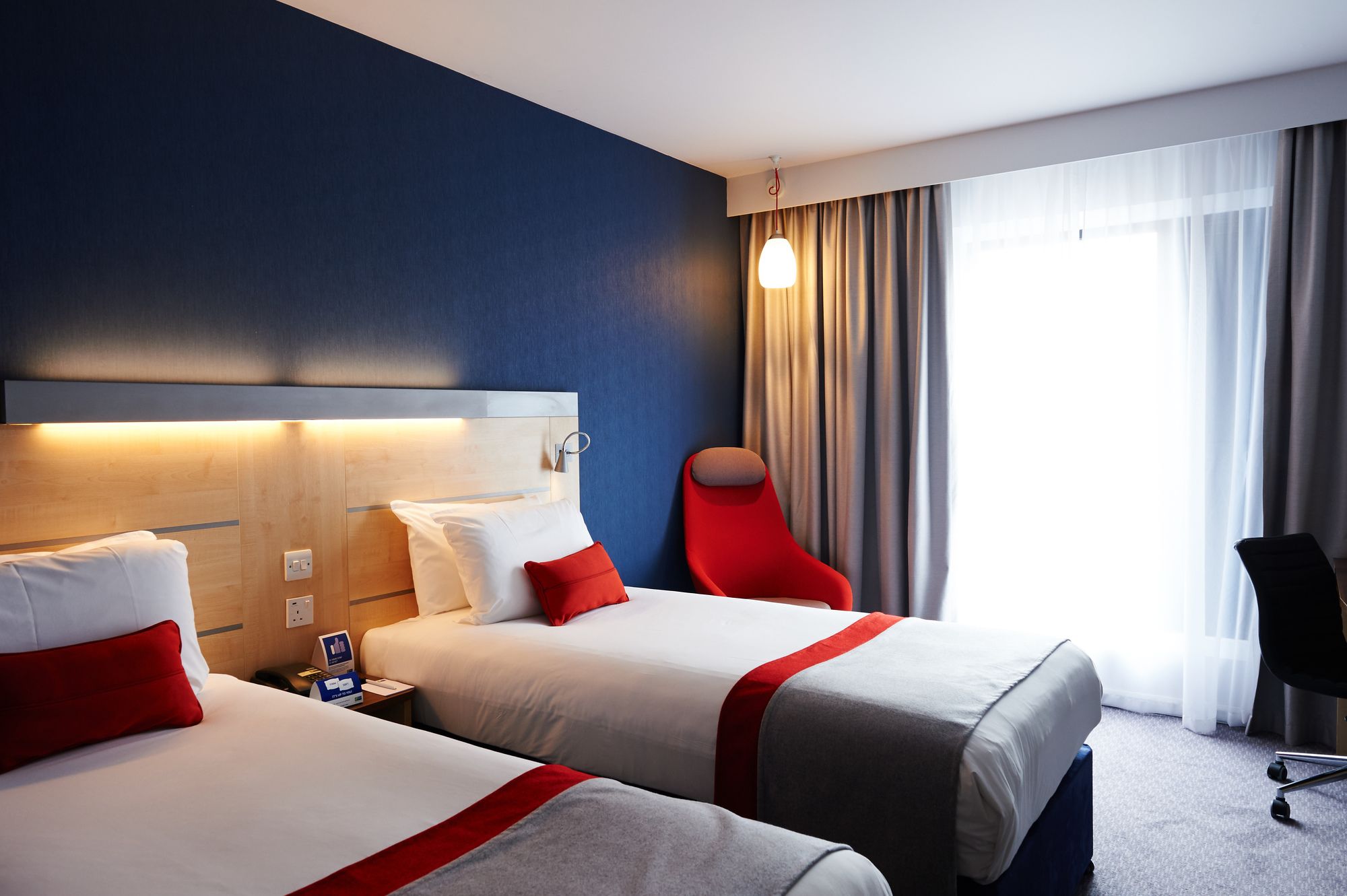 Holiday Inn Express Cheltenham Town Centre
