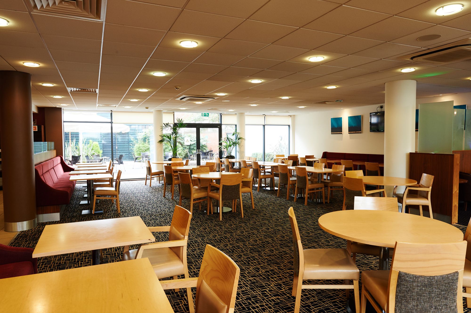 Holiday Inn Express Cheltenham Town Centre