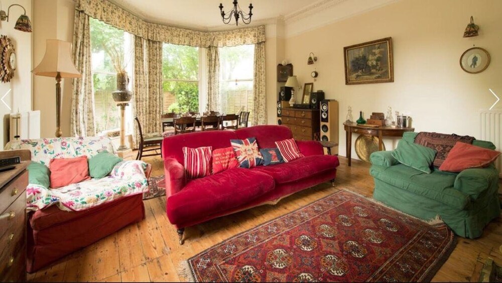 Kynsham House