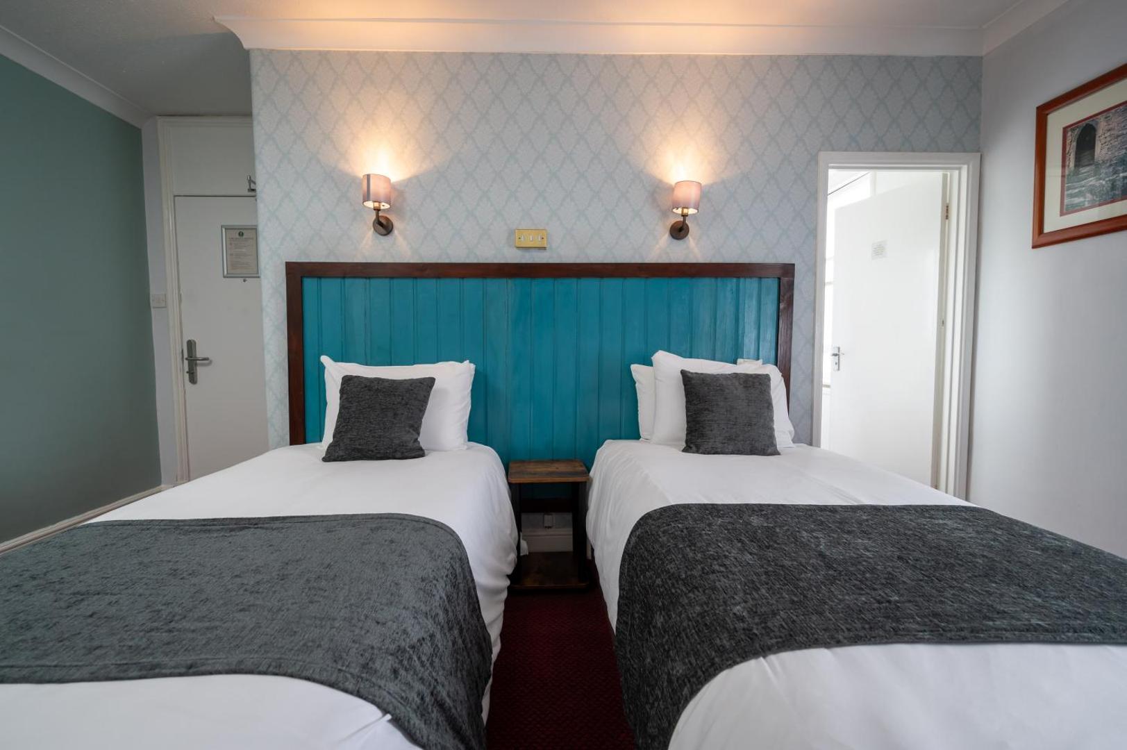 Rising Sun Hotel