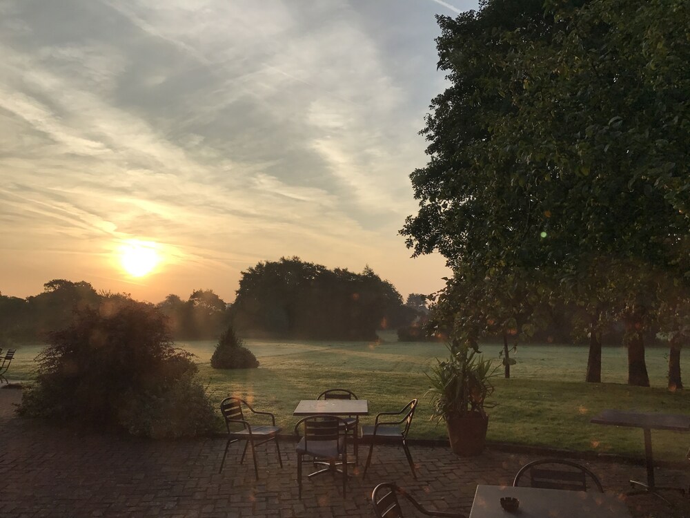 Crouchers Orchards Hotel