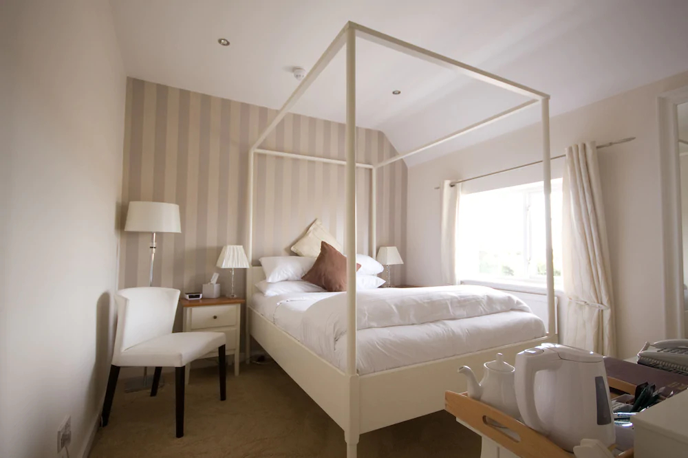 Crouchers Orchards Hotel