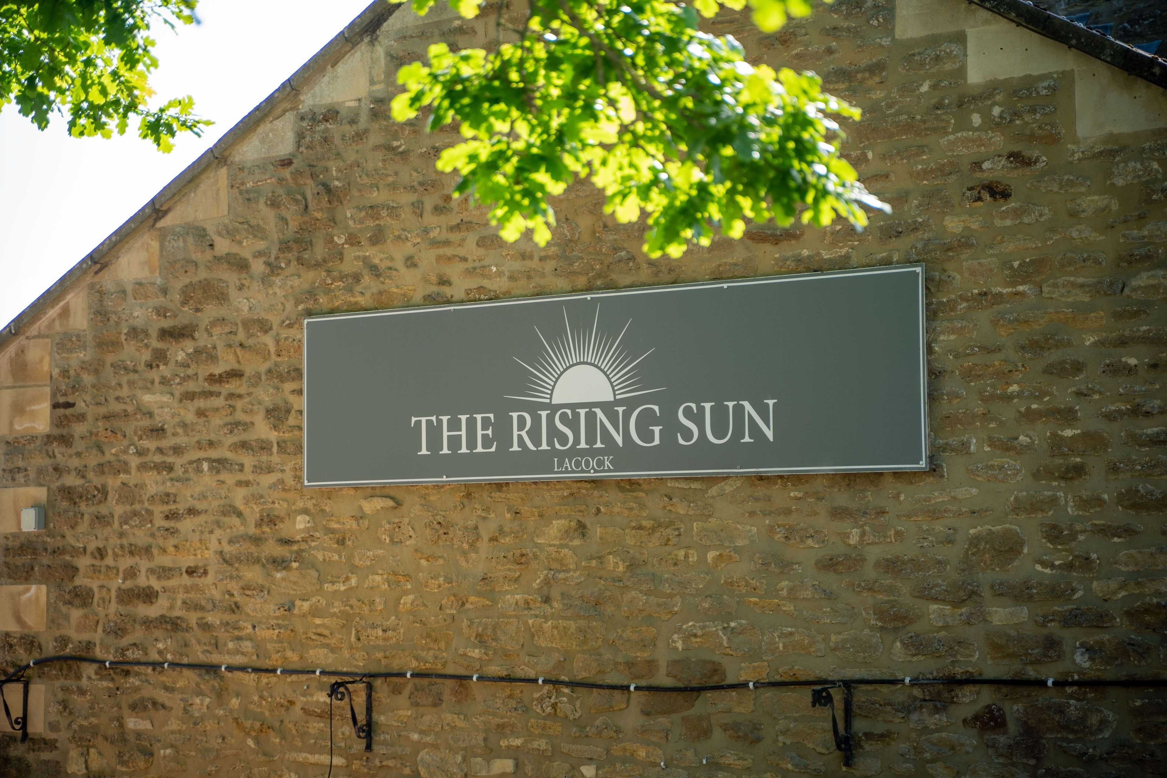 Rising Sun Pub Restaurant And Room