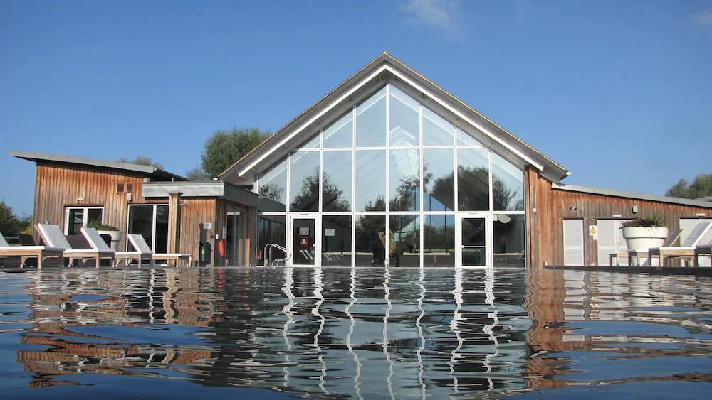 Chehondo  Clearwater Luxury Lakeside Cottage