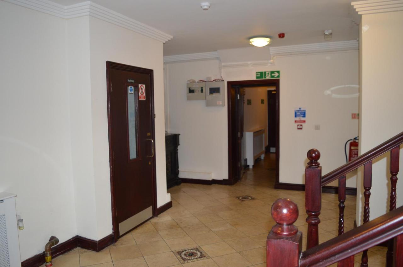 Globe Hotel
