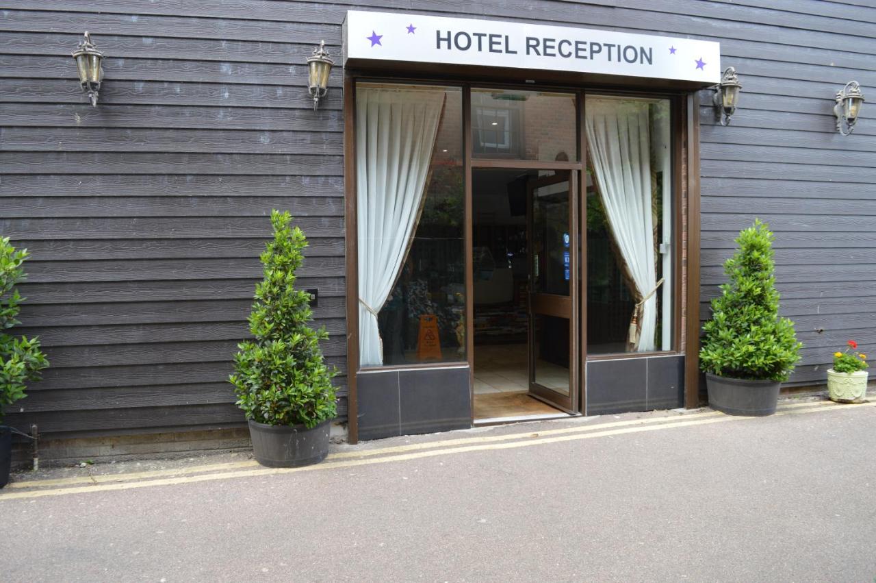 Globe Hotel