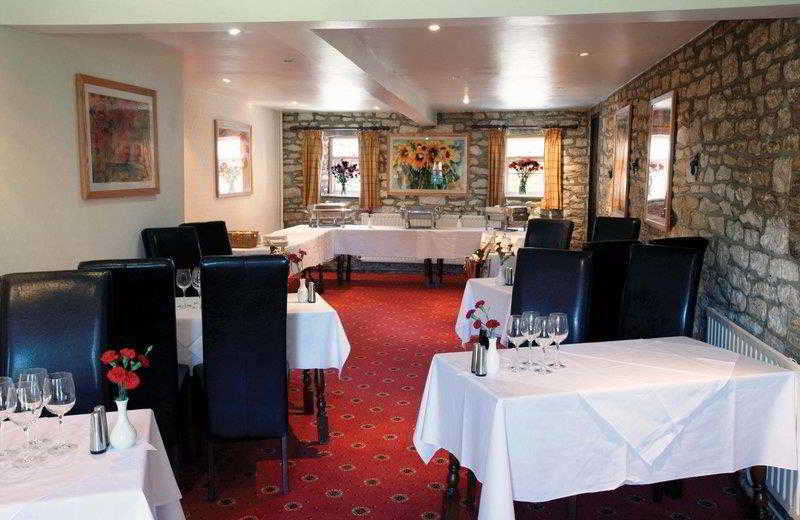 Pettifers Freehouse Hotel