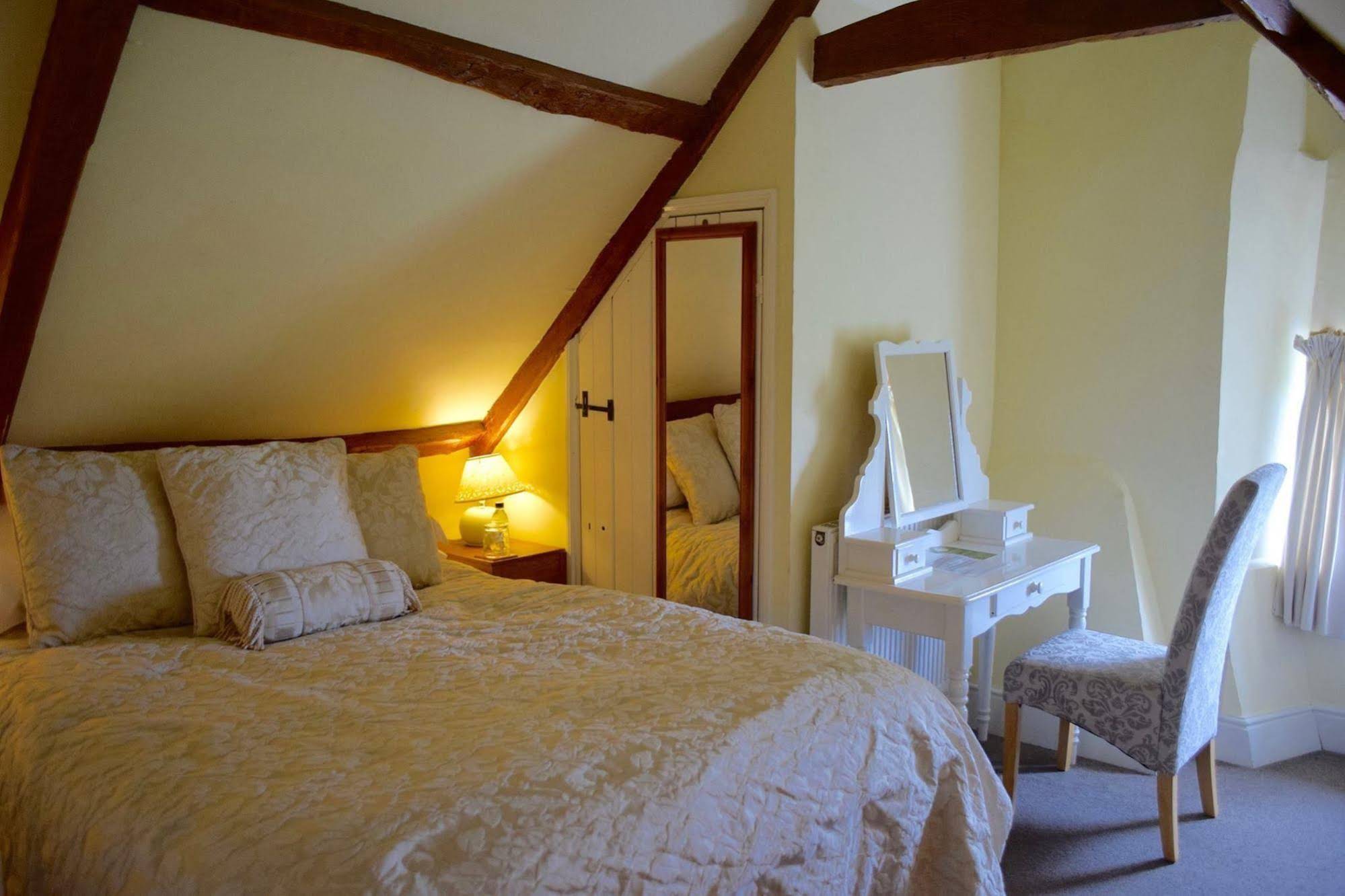 Farmhouse Hunters Hall