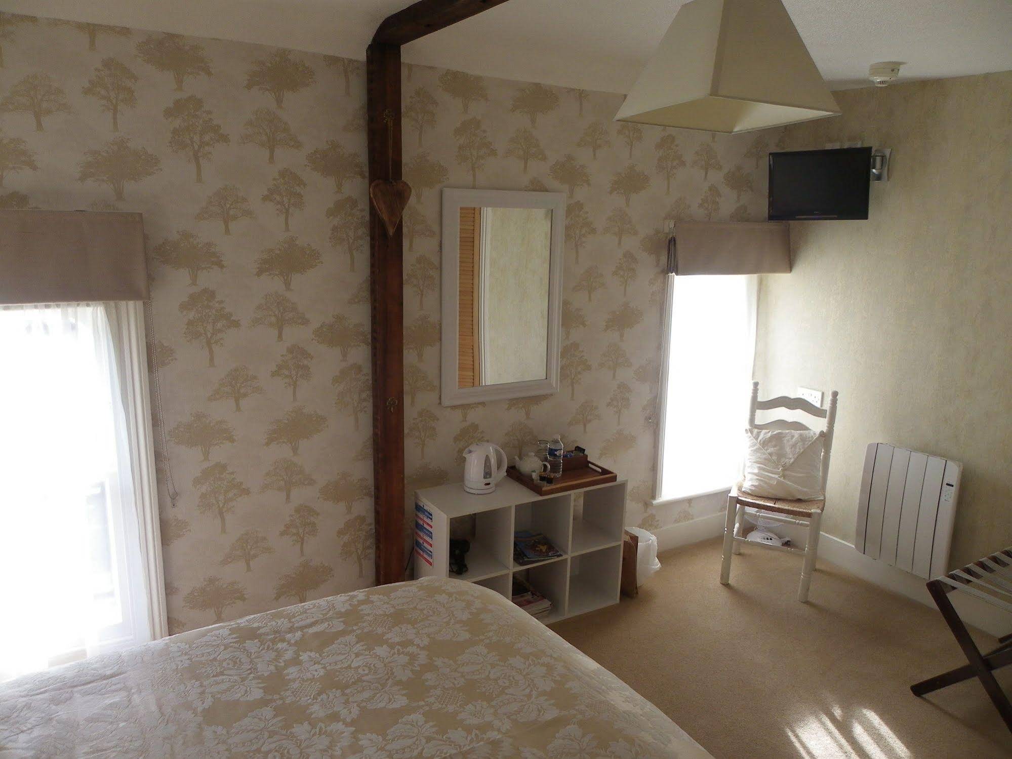 Maison Dieu Guest House