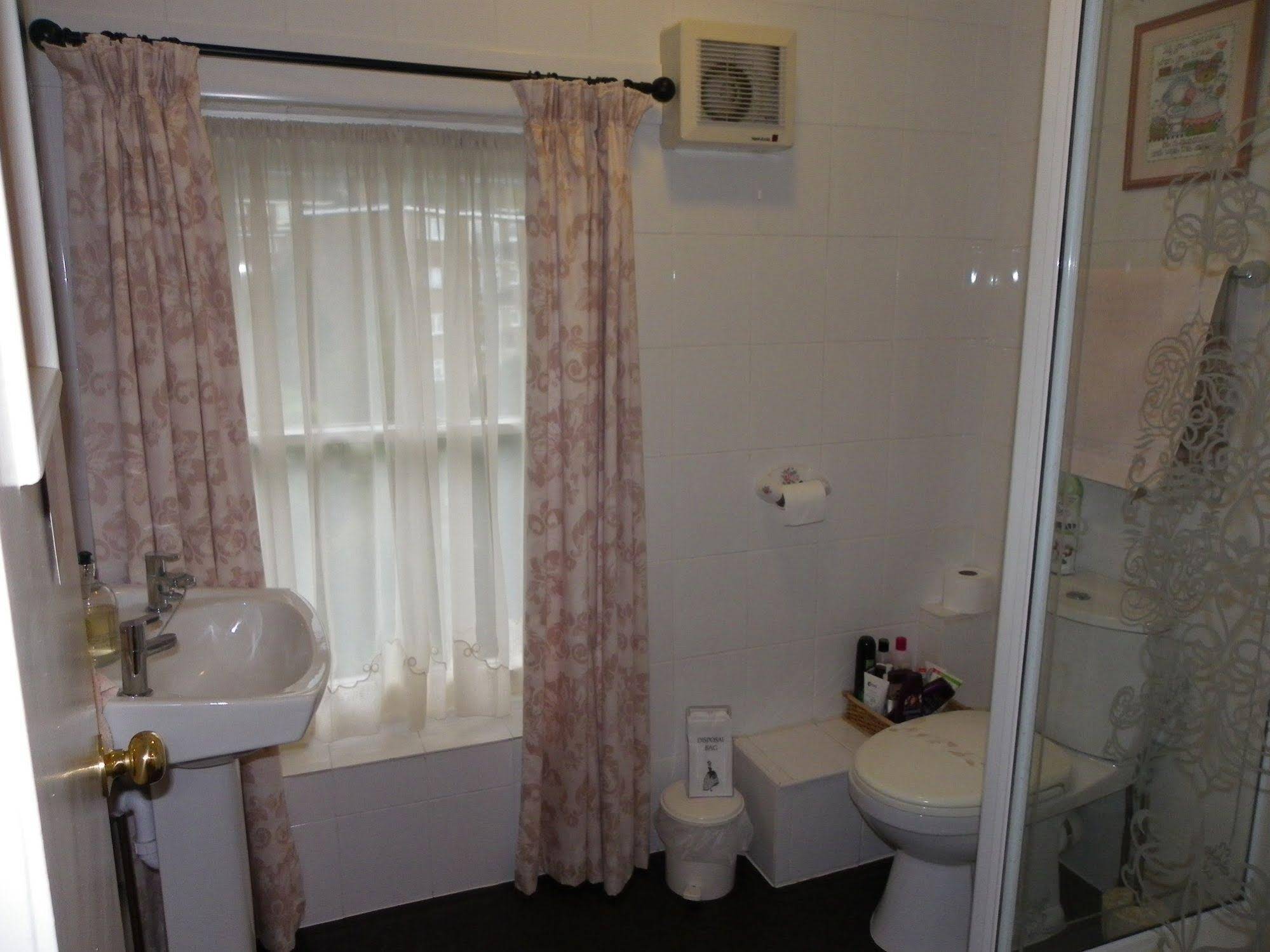 Maison Dieu Guest House