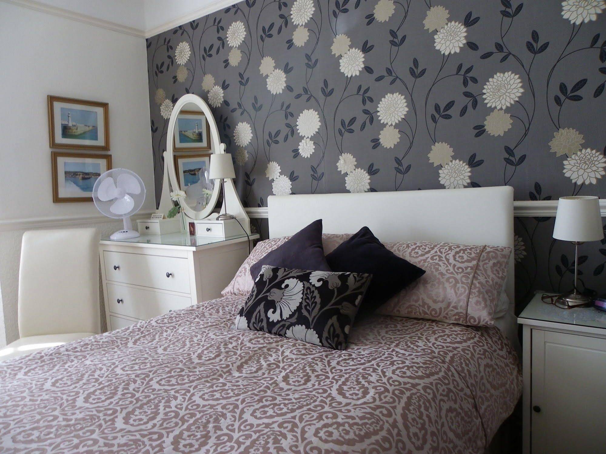 Maison Dieu Guest House