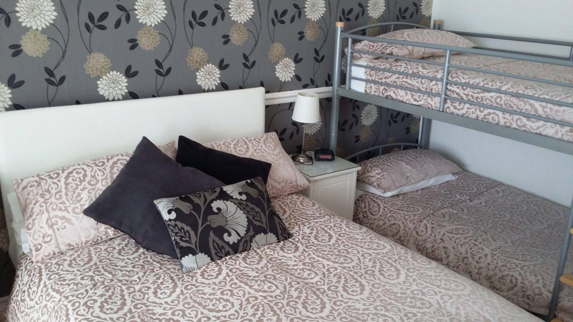 Maison Dieu Guest House