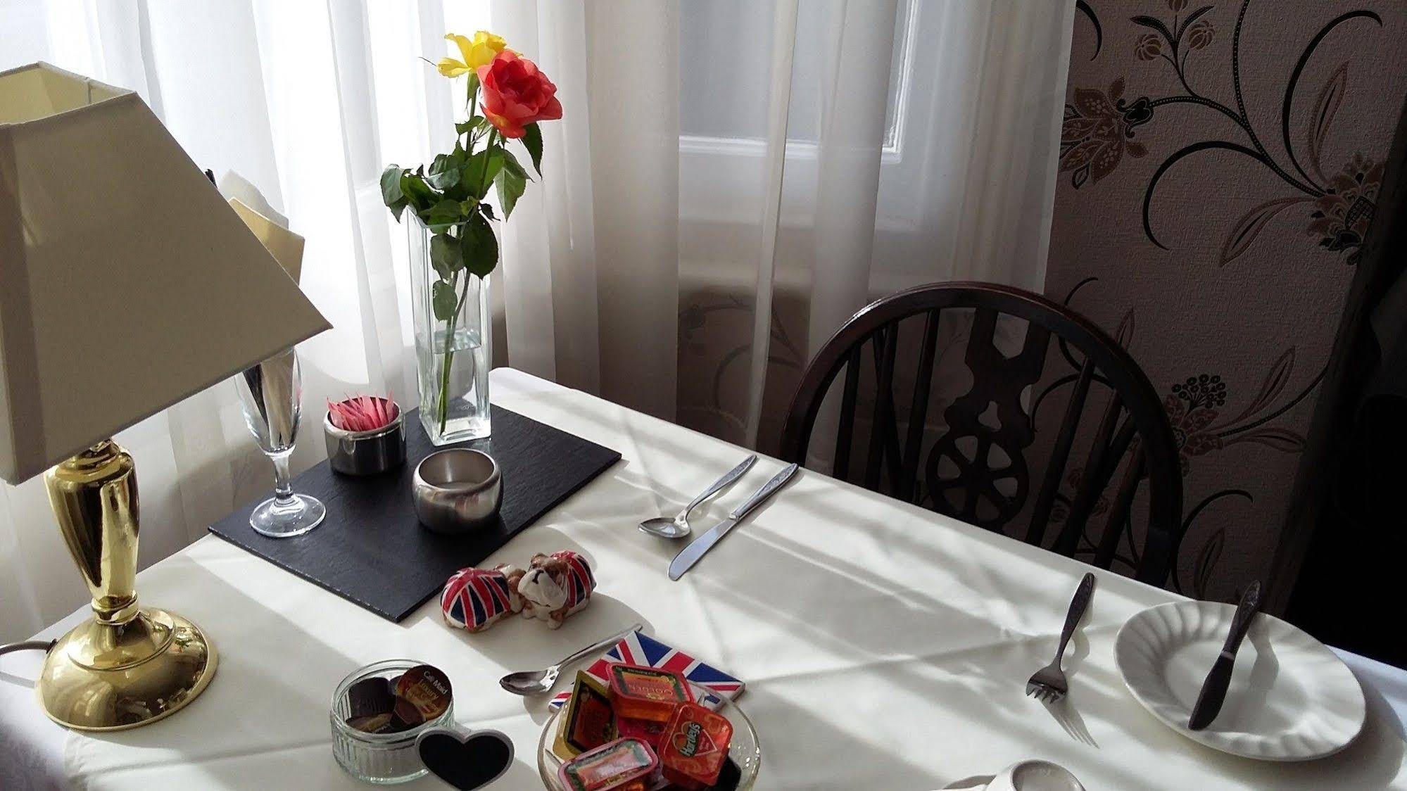 Maison Dieu Guest House