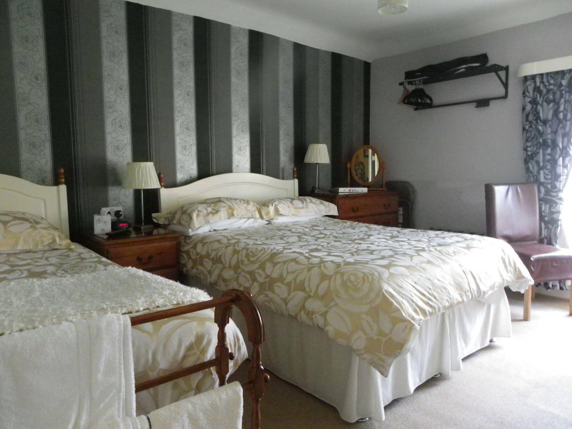 Maison Dieu Guest House