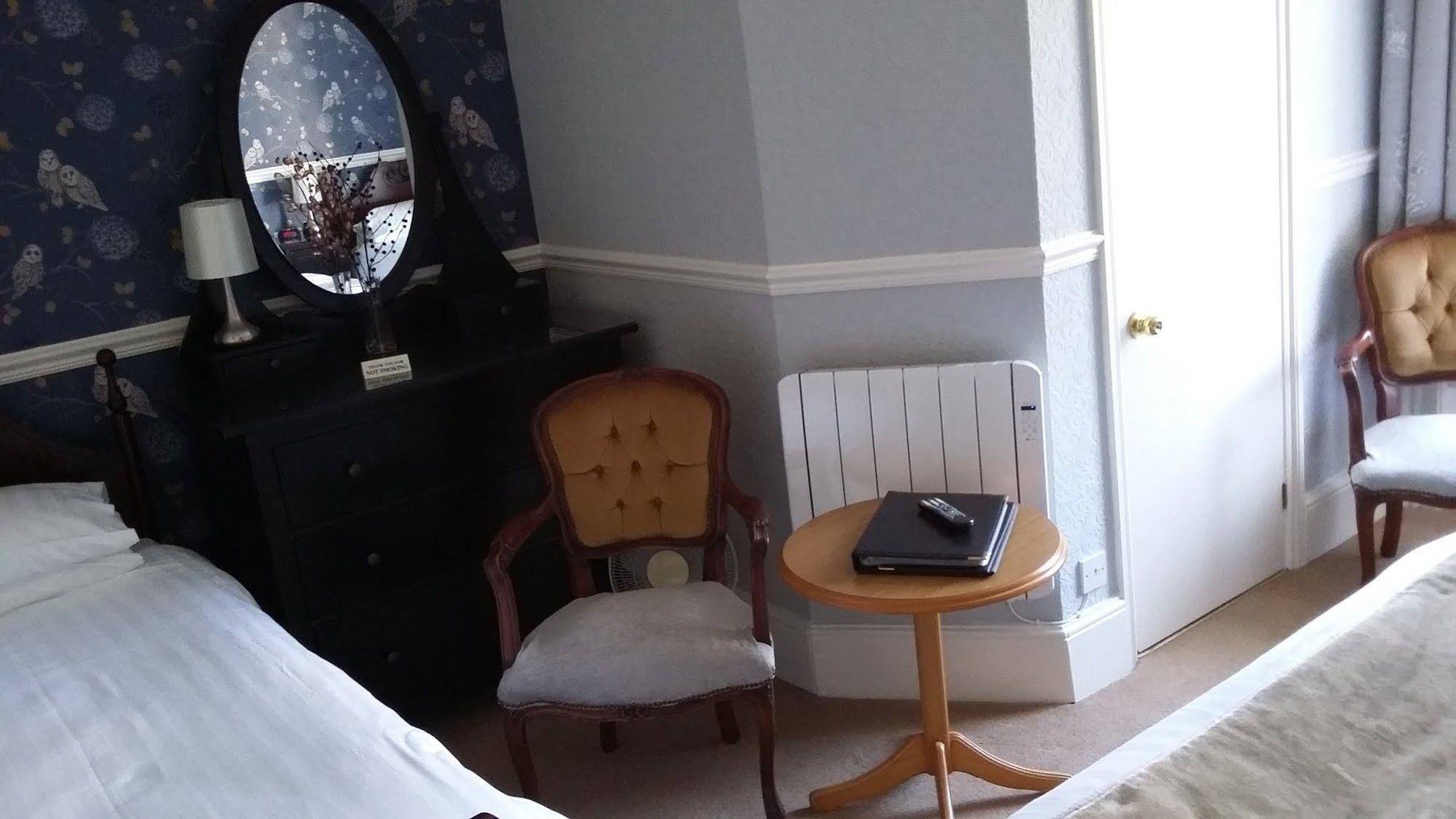 Maison Dieu Guest House