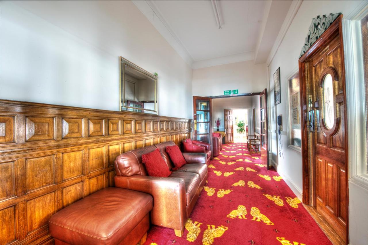 Albany Lions Hotel