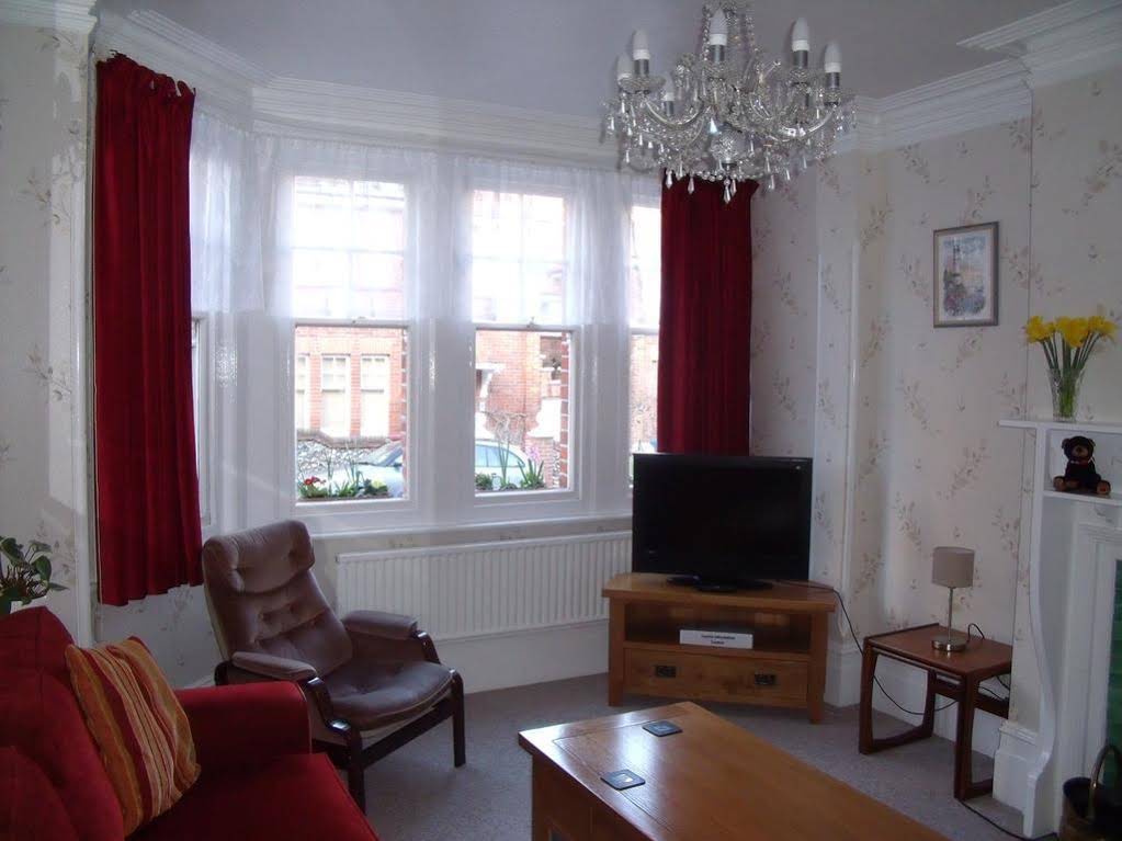 Southcroft Hotel - Guest House