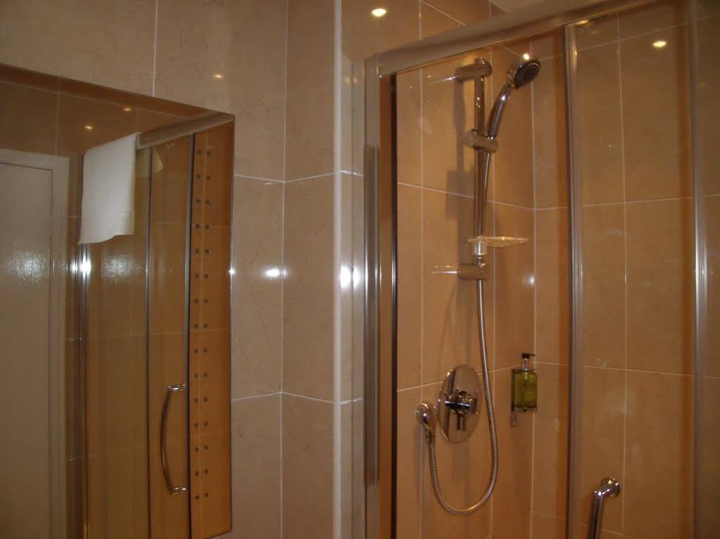 Southcroft Hotel - Guest House