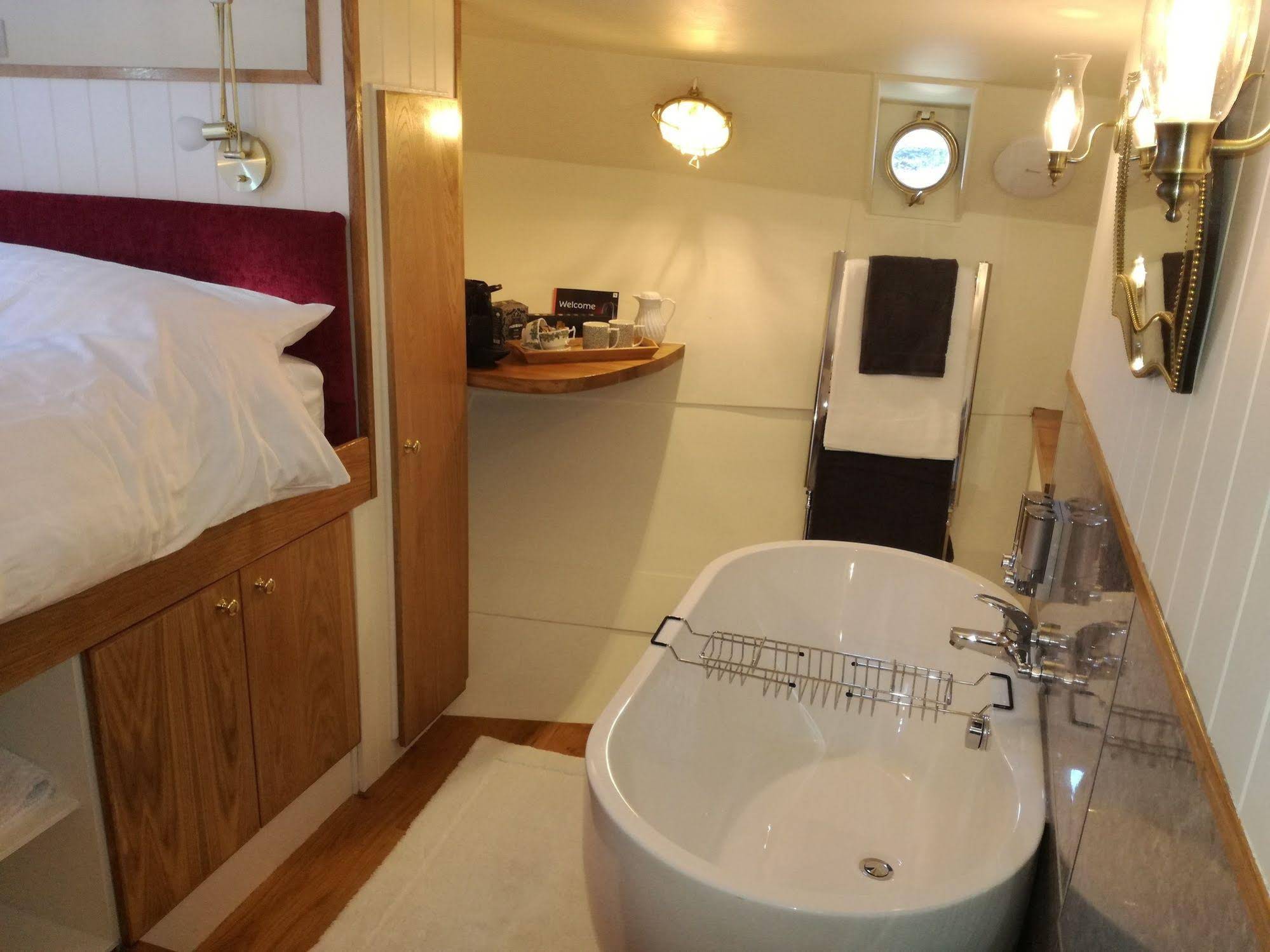 Hotel Barge Waternimf