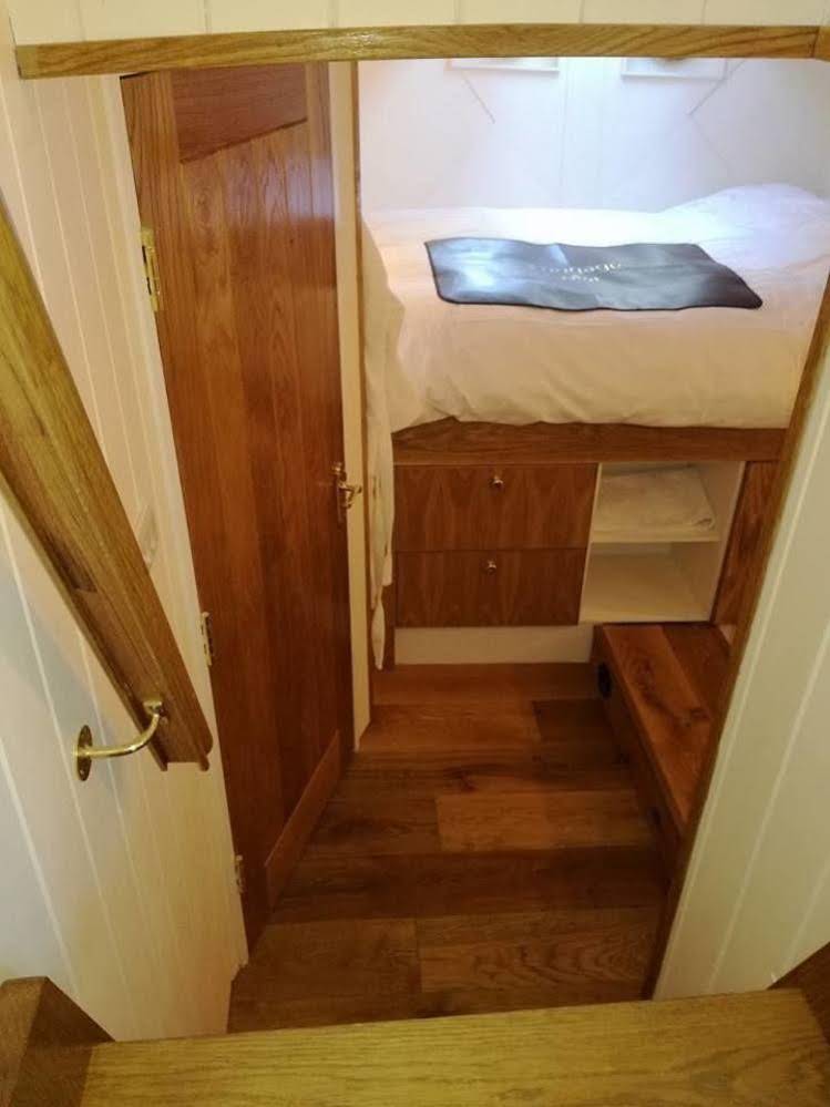 Hotel Barge Waternimf