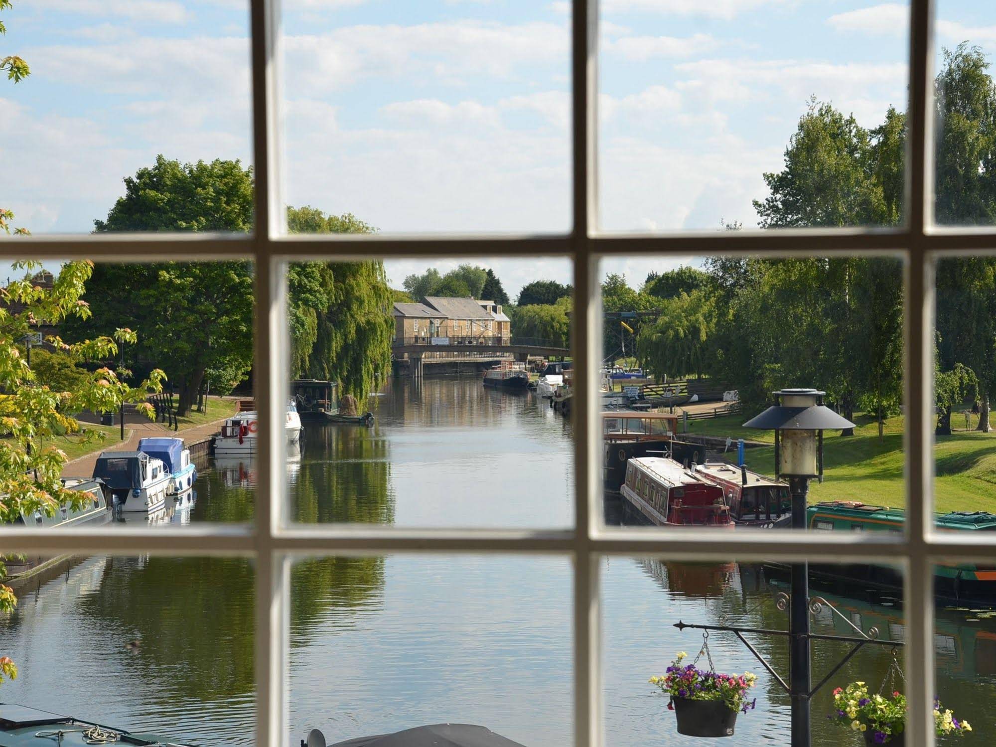 Riverside Inn Guest House