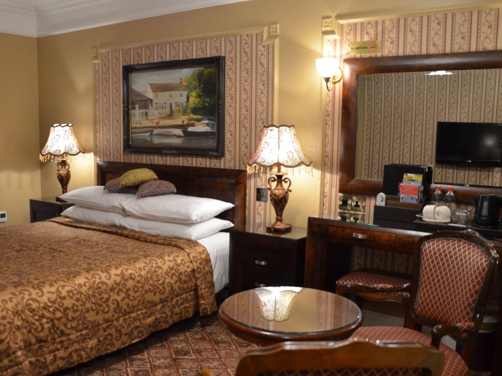 Riverside Inn Guest House