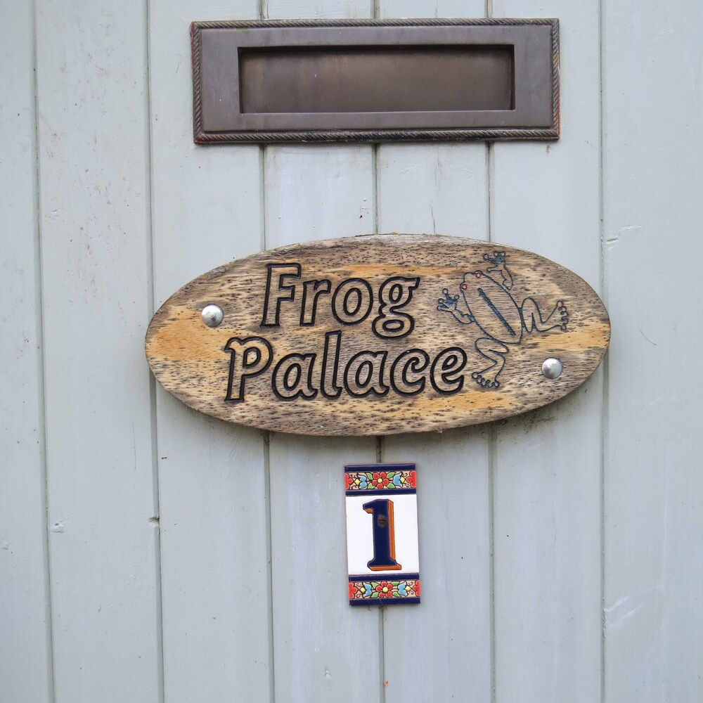 Frog Palace