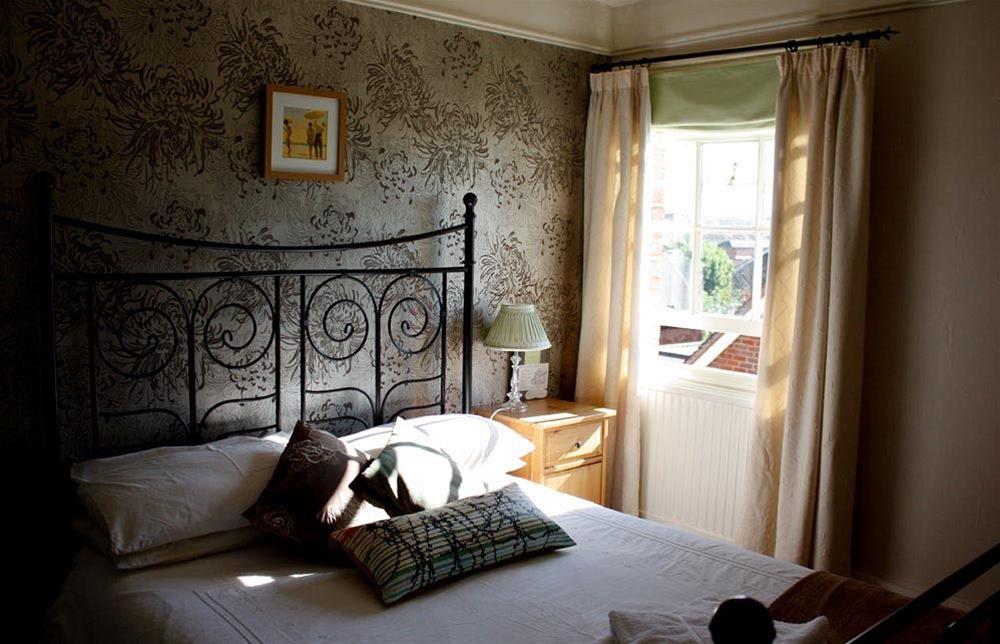 1 Park Row B&B