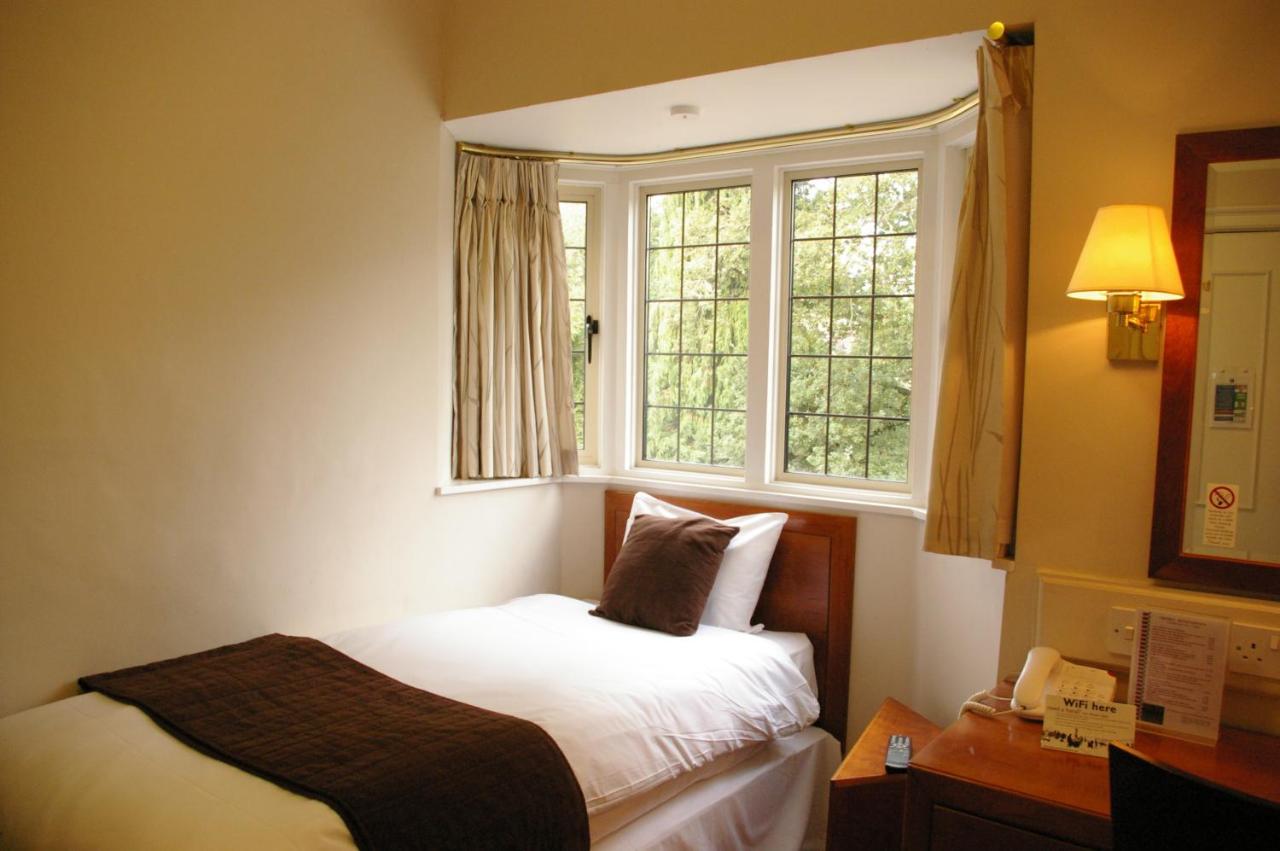 Farnham House