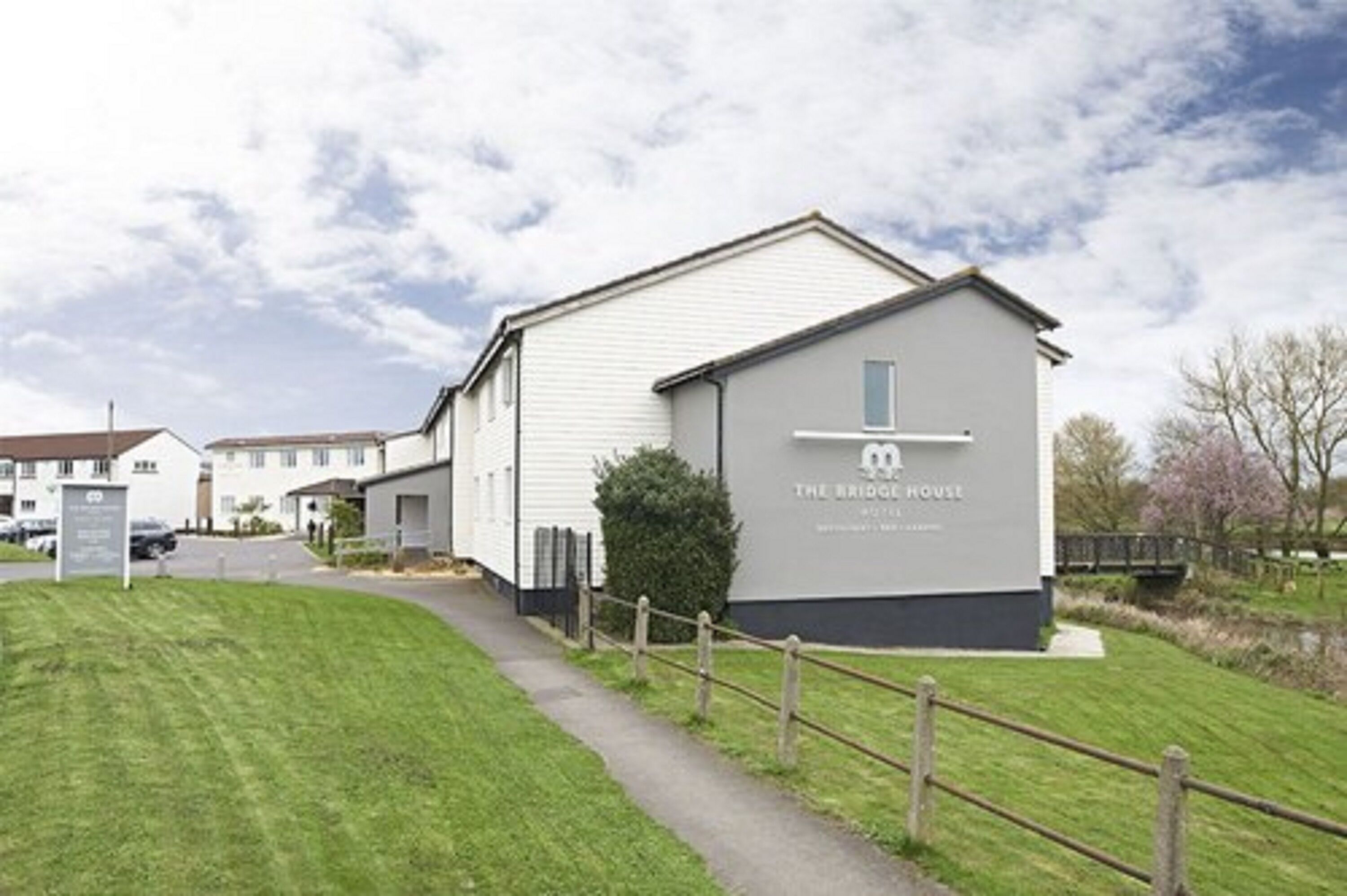 The Bridge House Hotel