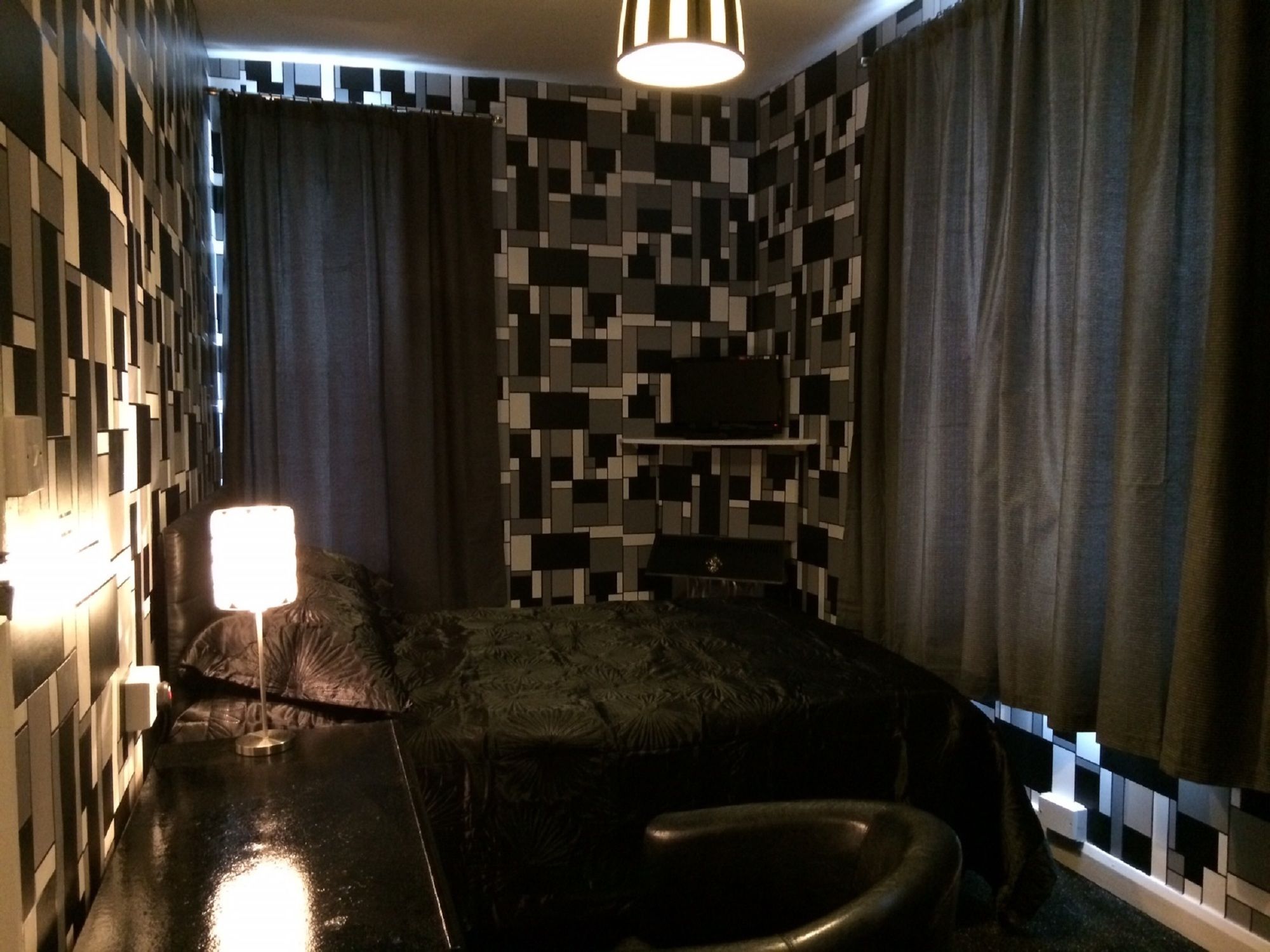 The Carlton Hotel