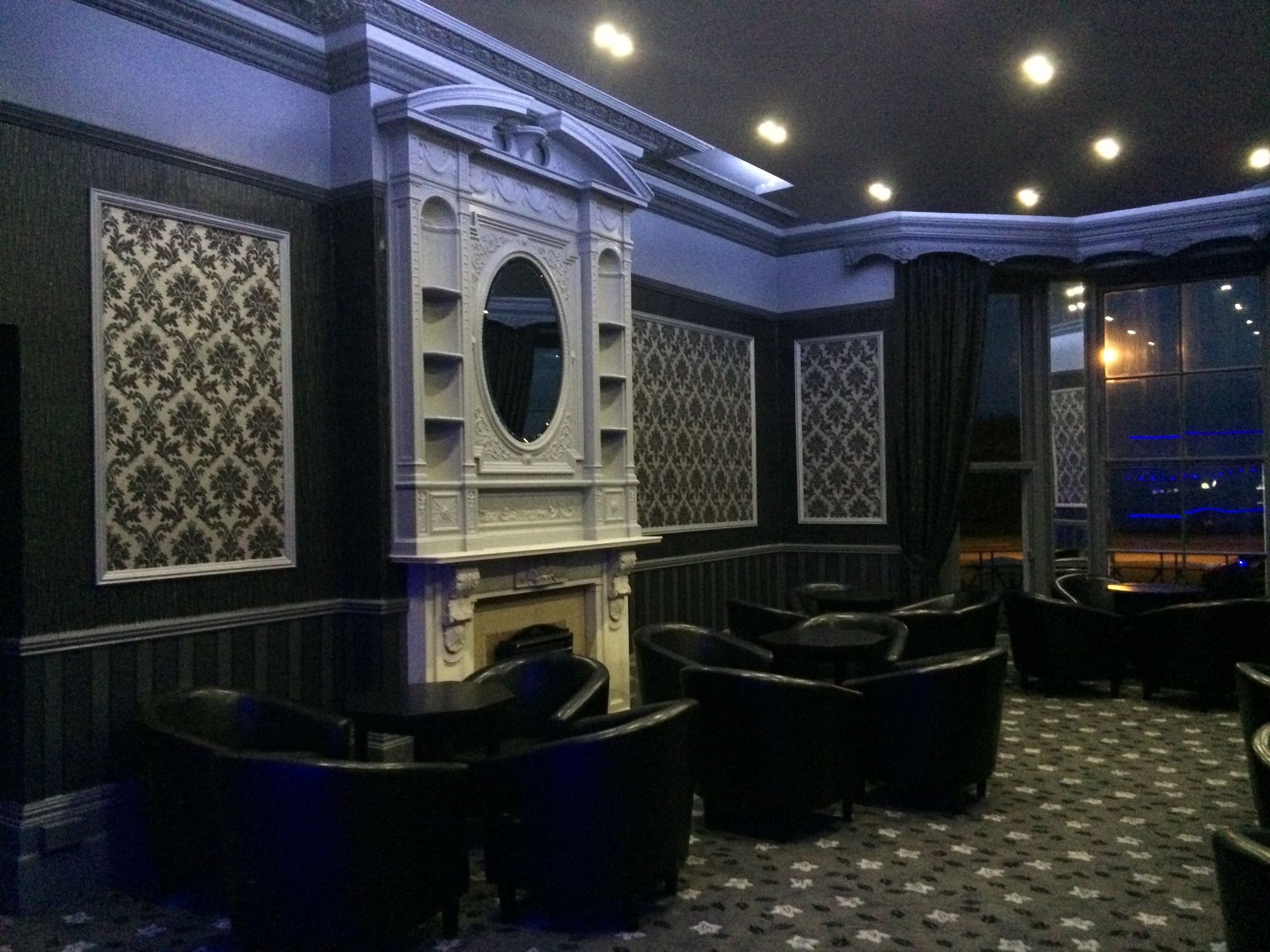 The Carlton Hotel