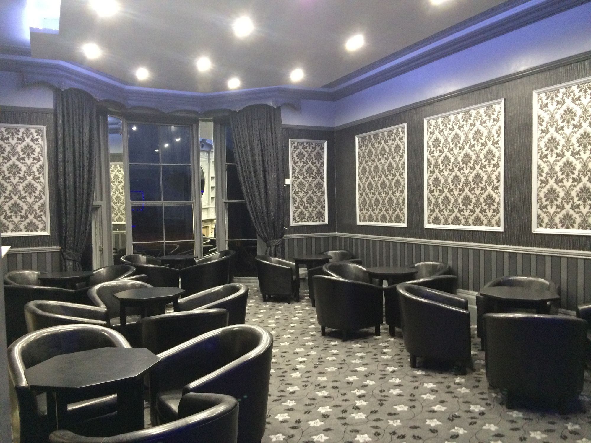 The Carlton Hotel