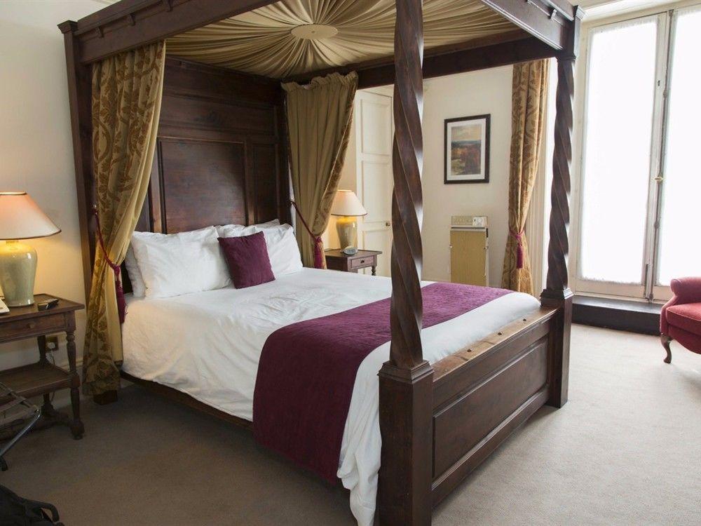 George Hotel