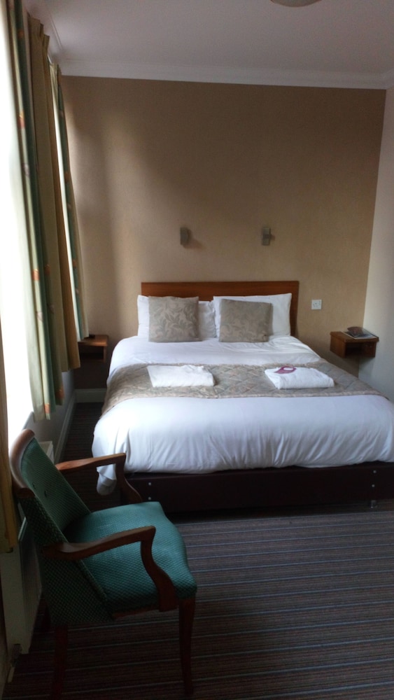 Marine Lodge
