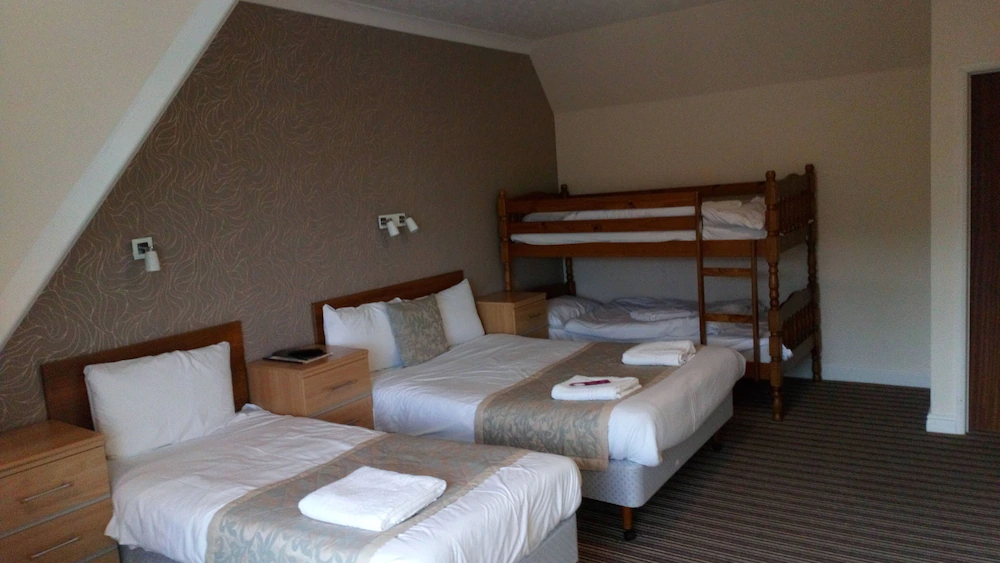 Marine Lodge