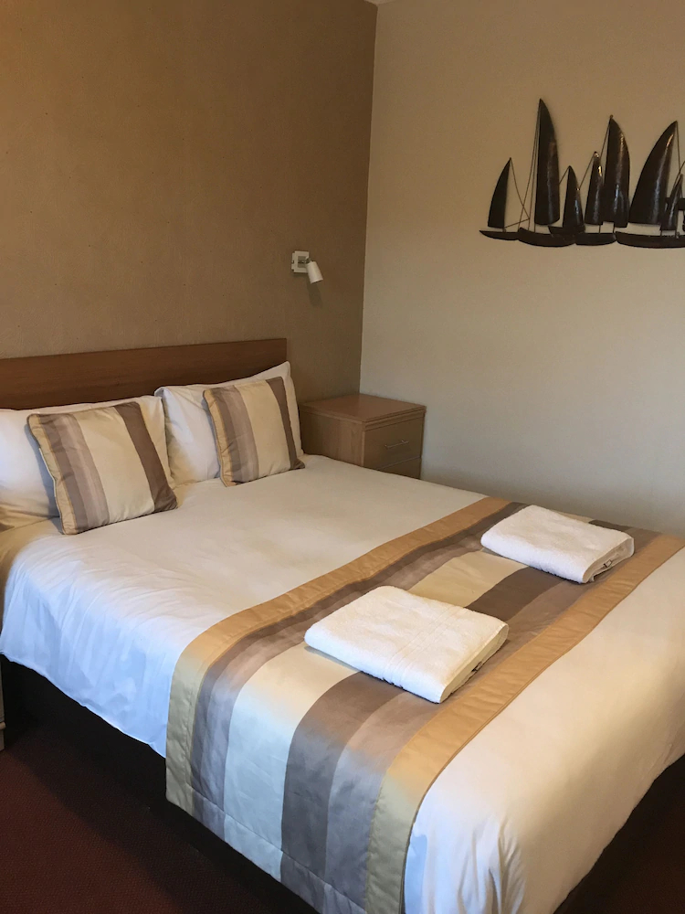 Marine Lodge
