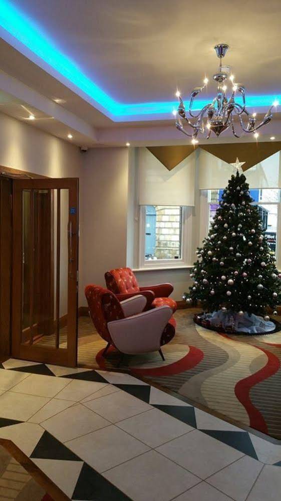 Prom Hotel