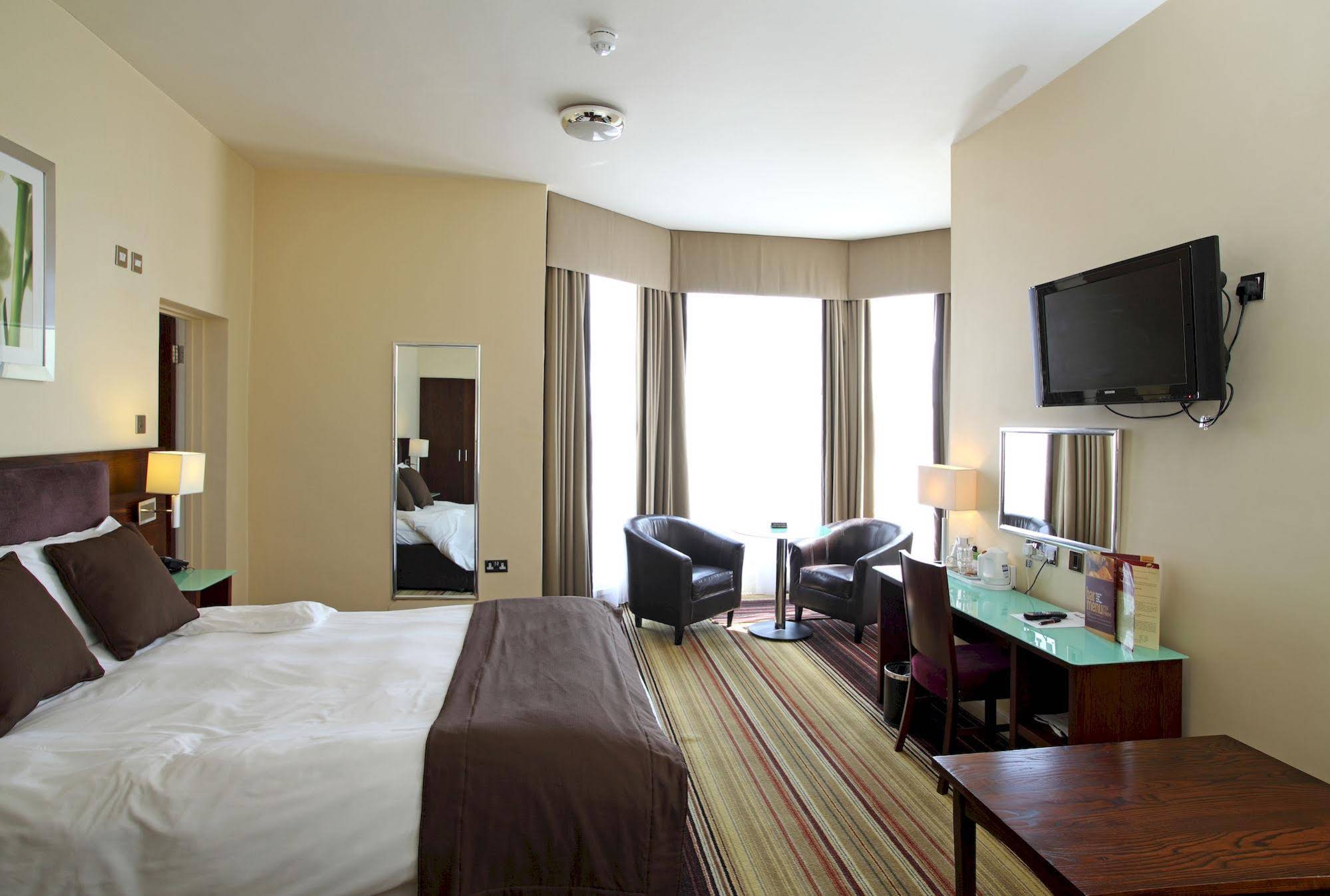 Prom Hotel