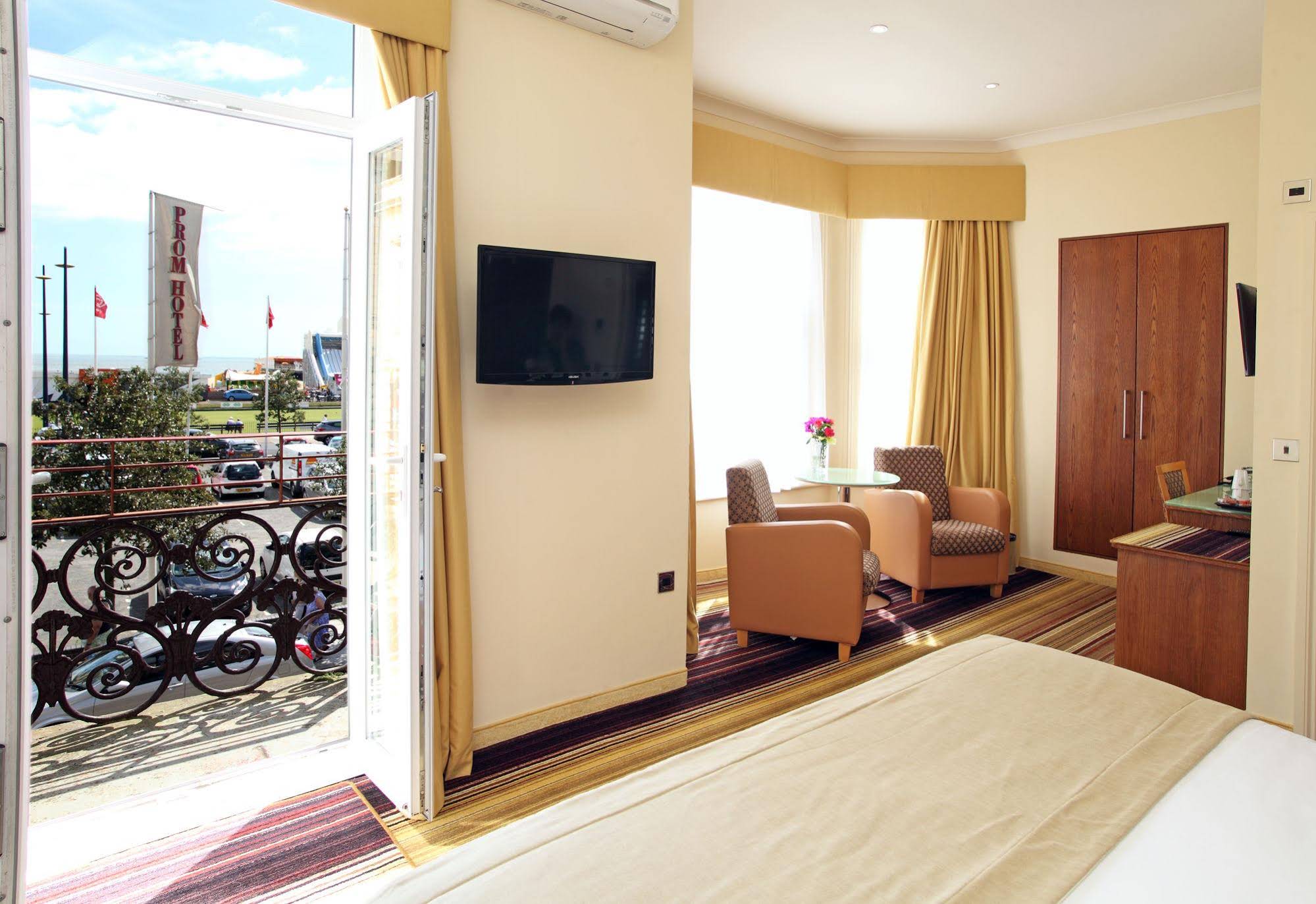 Prom Hotel