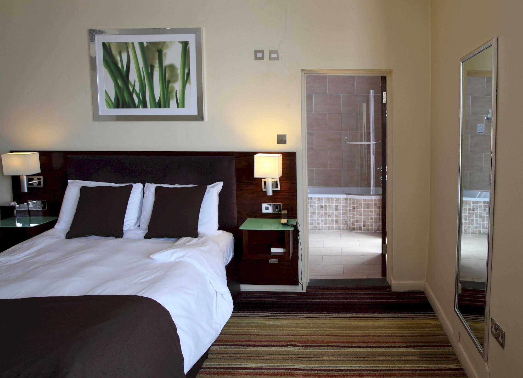 Prom Hotel