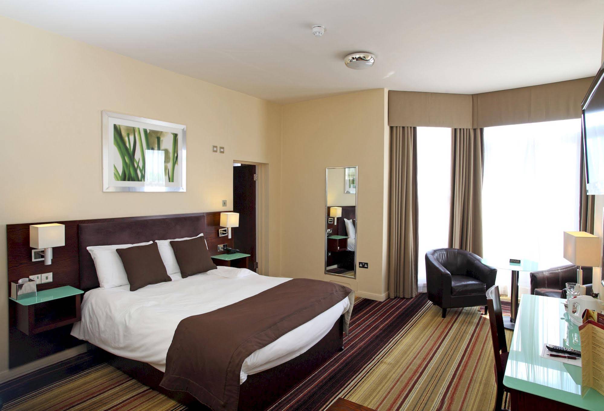 Prom Hotel