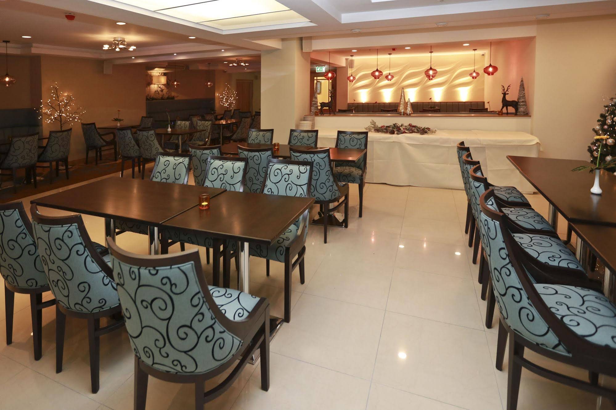 Prom Hotel