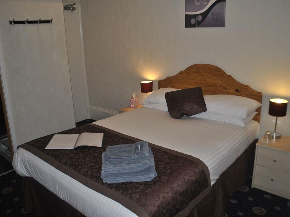 Taunton Guest House