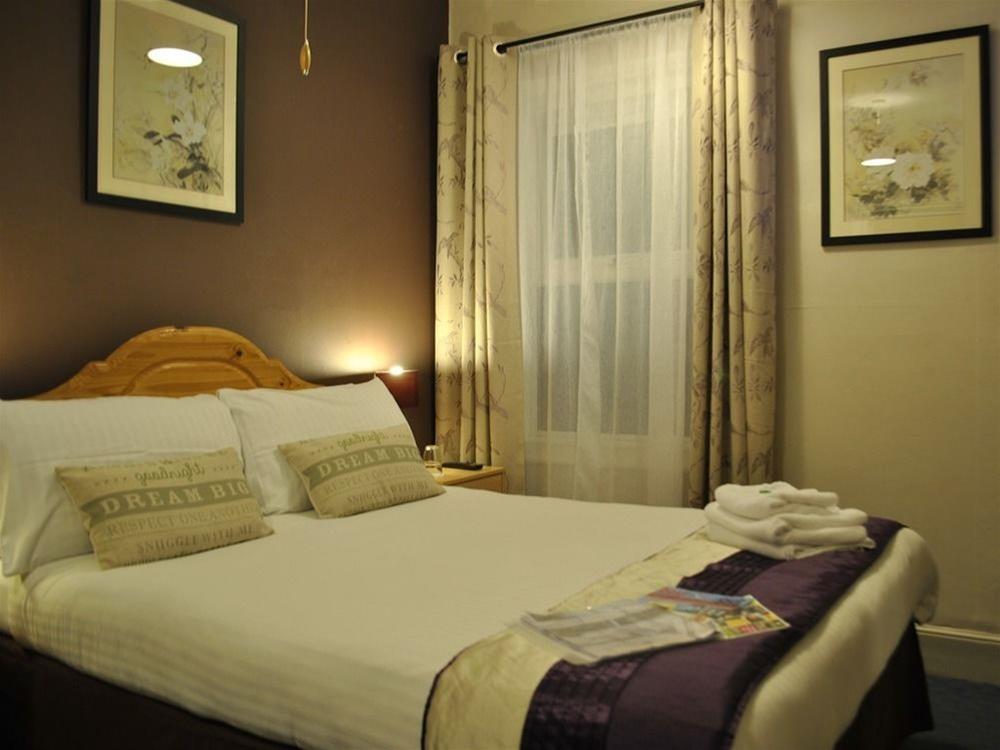 Taunton Guest House