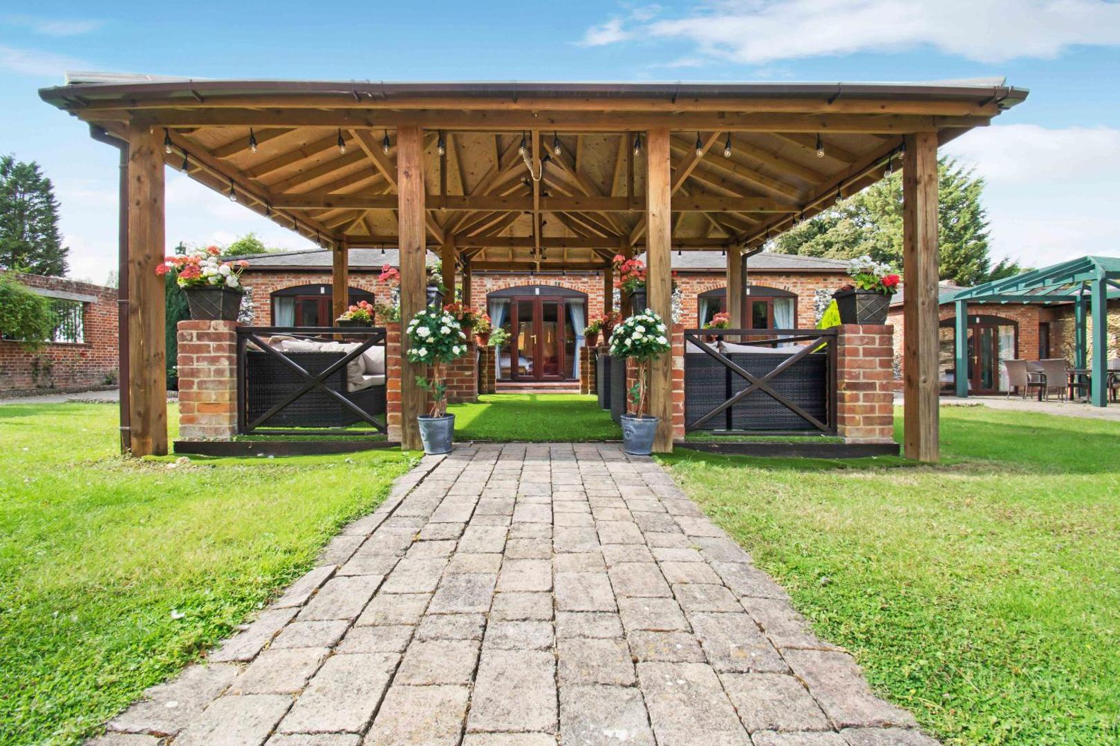 Sturmer Hall - Guest House