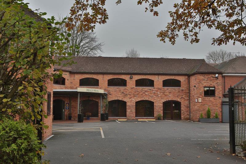 Henley Hotel